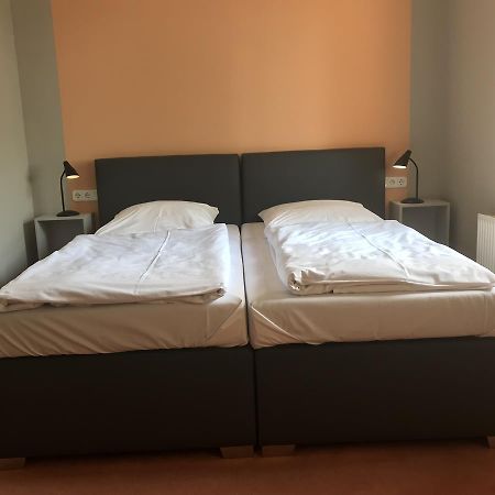 Hotel Kipphut Sarstedt Exteriör bild