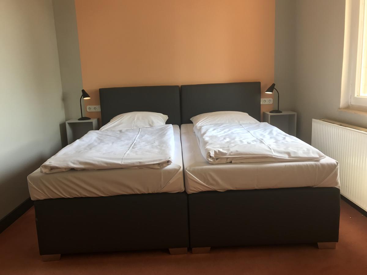 Hotel Kipphut Sarstedt Exteriör bild