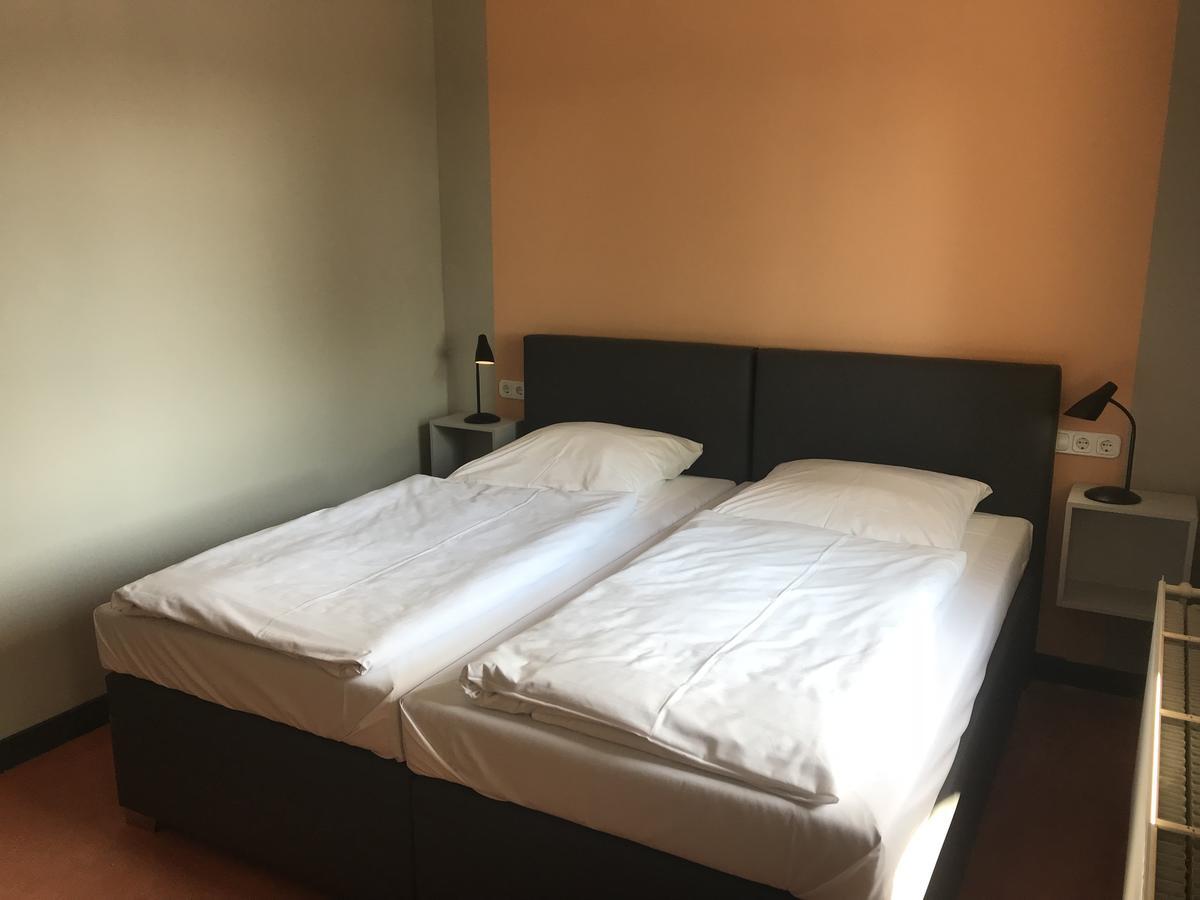 Hotel Kipphut Sarstedt Exteriör bild